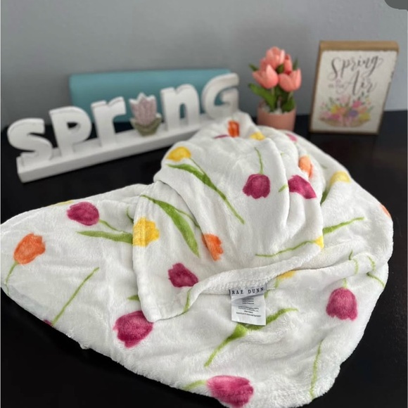 4 pc Tulip Spring Decor Bundle- Rae Dunn - Picture 2 of 5